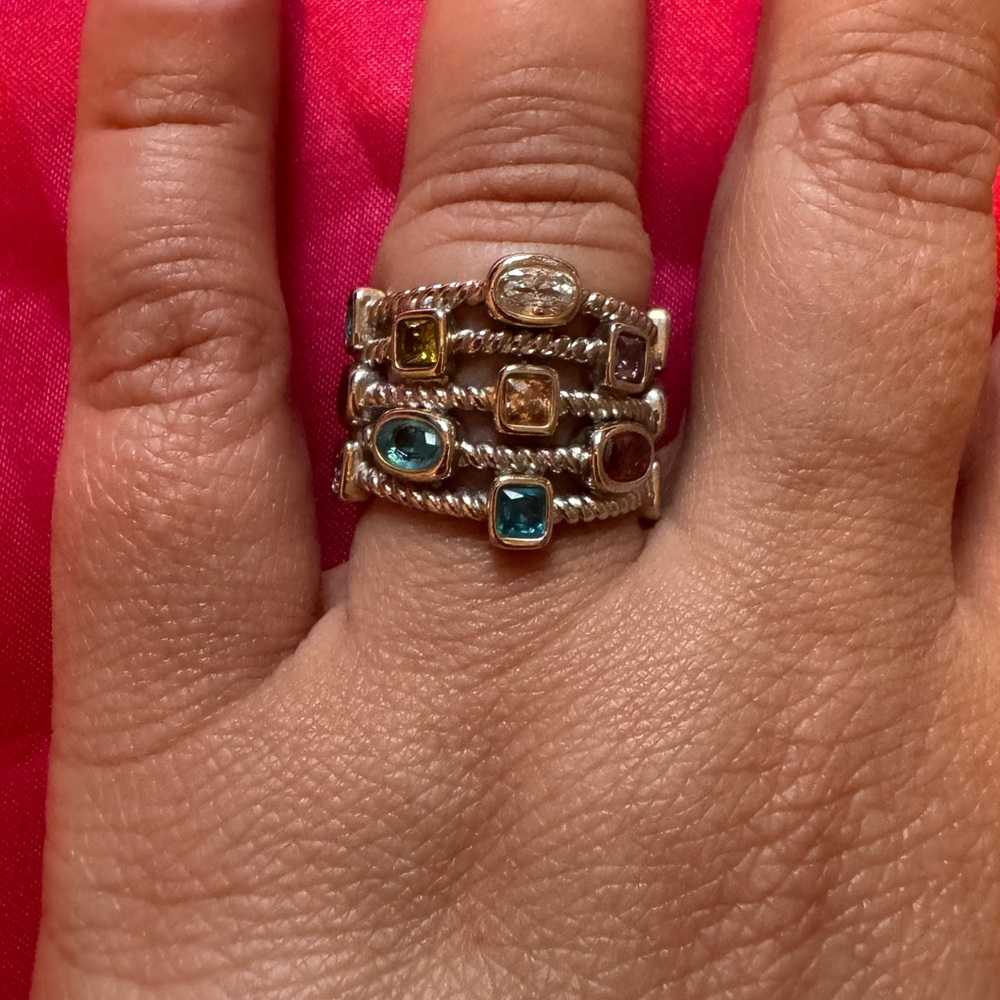 Beautiful ring - Picture 3 of 5